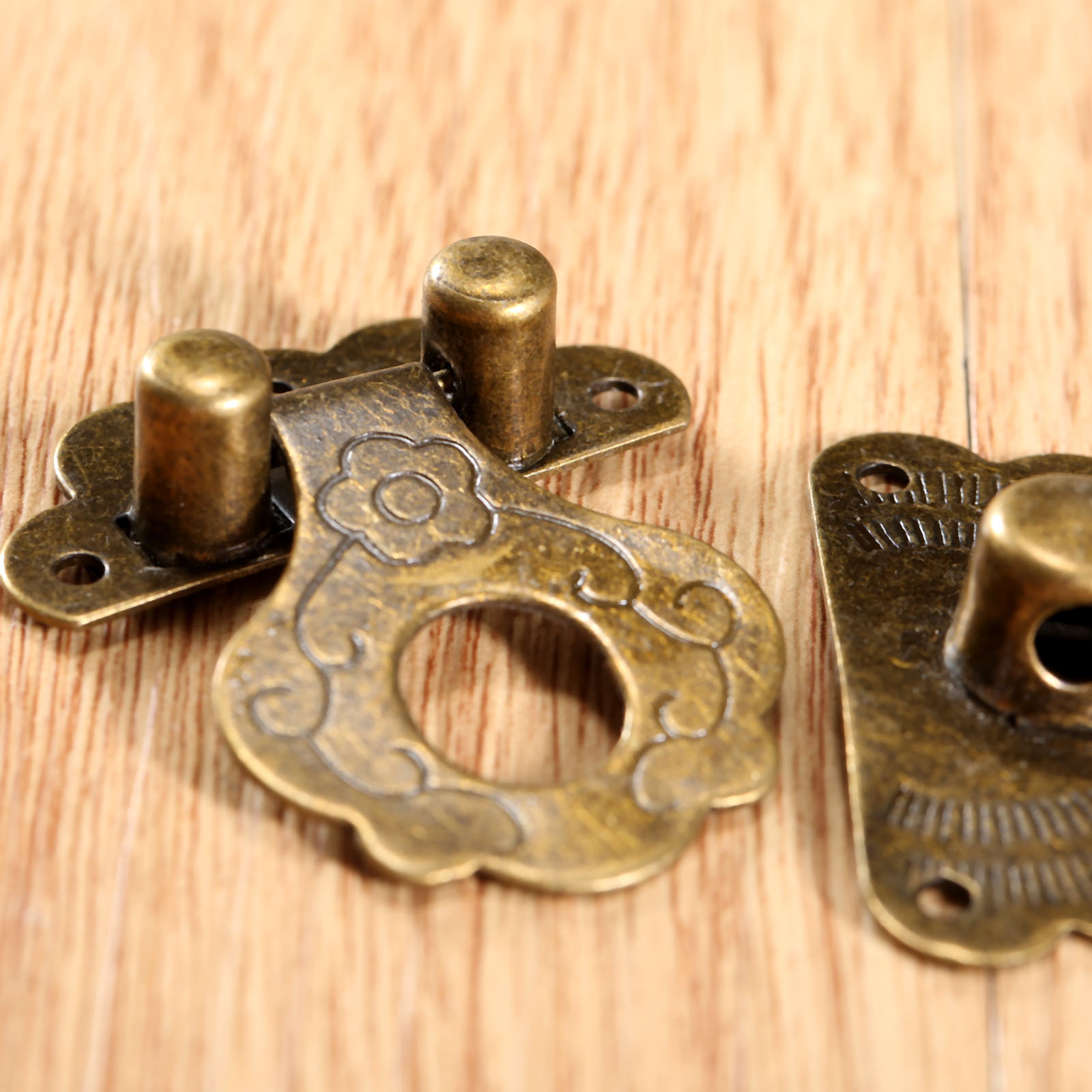 Antique Bronze Hasps Lock Deco - огляд і ціна Antique Brass Hook