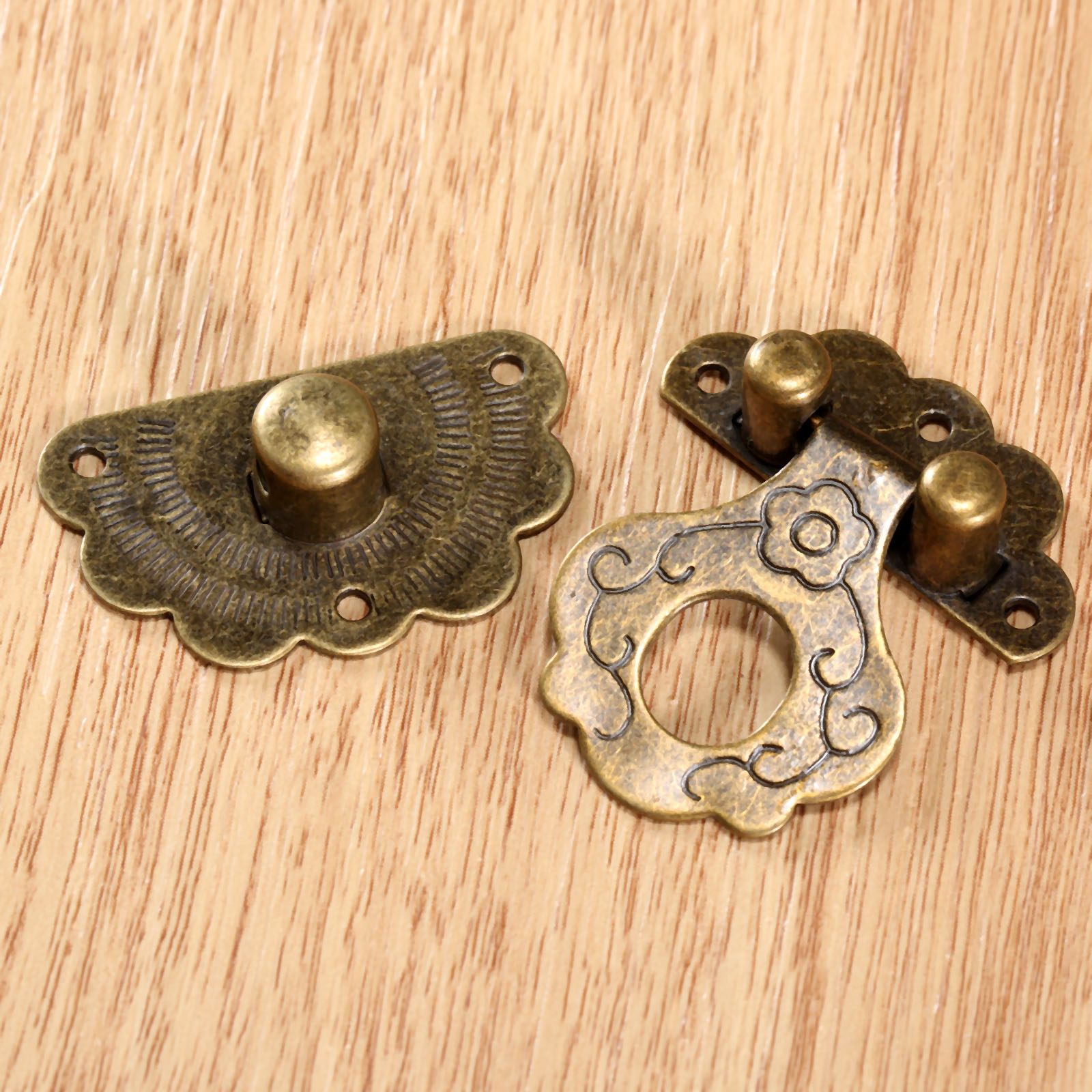 Antique Bronze Hasps Lock Deco - огляд і ціна Antique Brass Hook